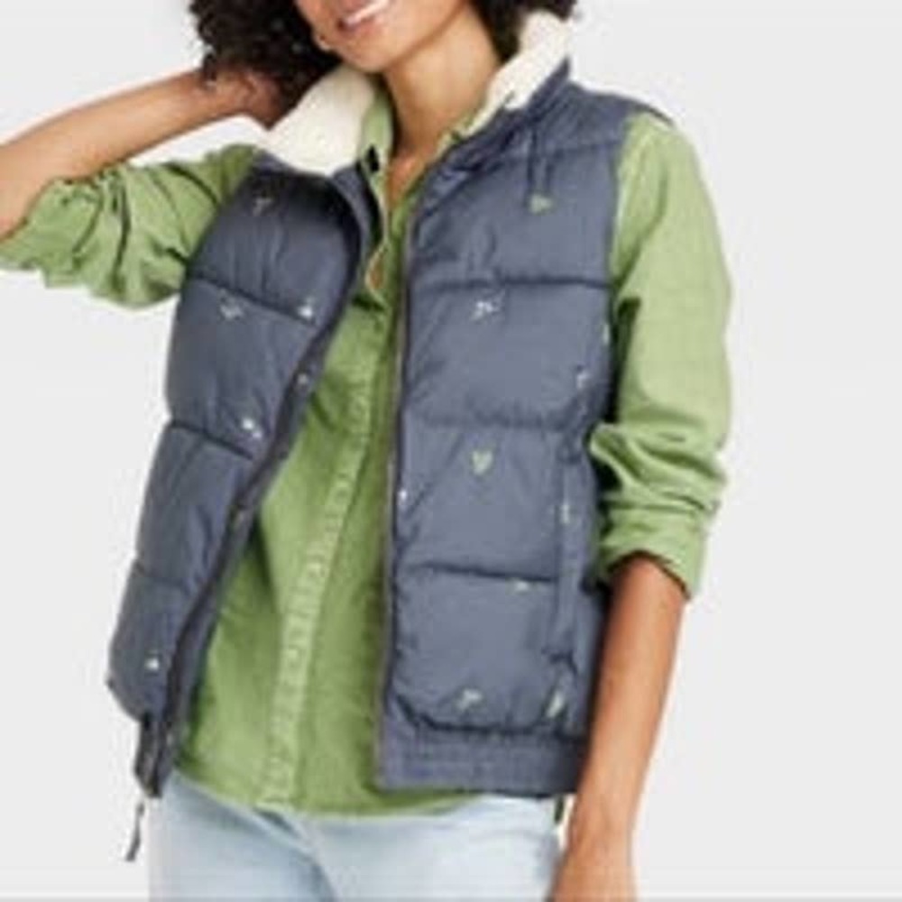 XL Women's Puffer Vest - Universal Thread™, Blue Floral